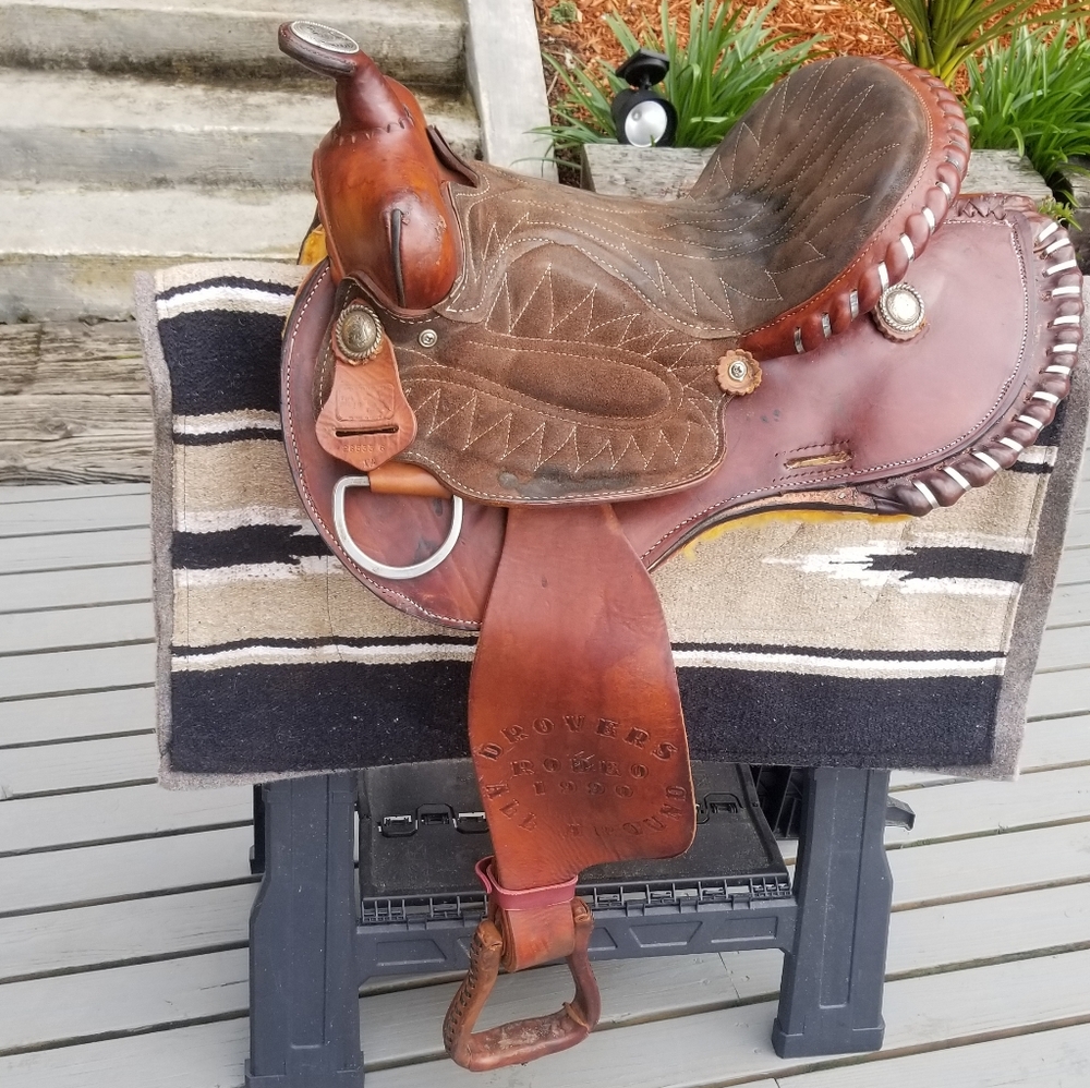 Barrel racing saddle